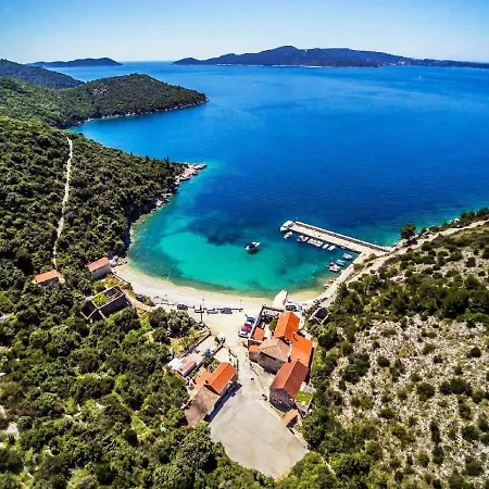 Lina Villa Brsecine